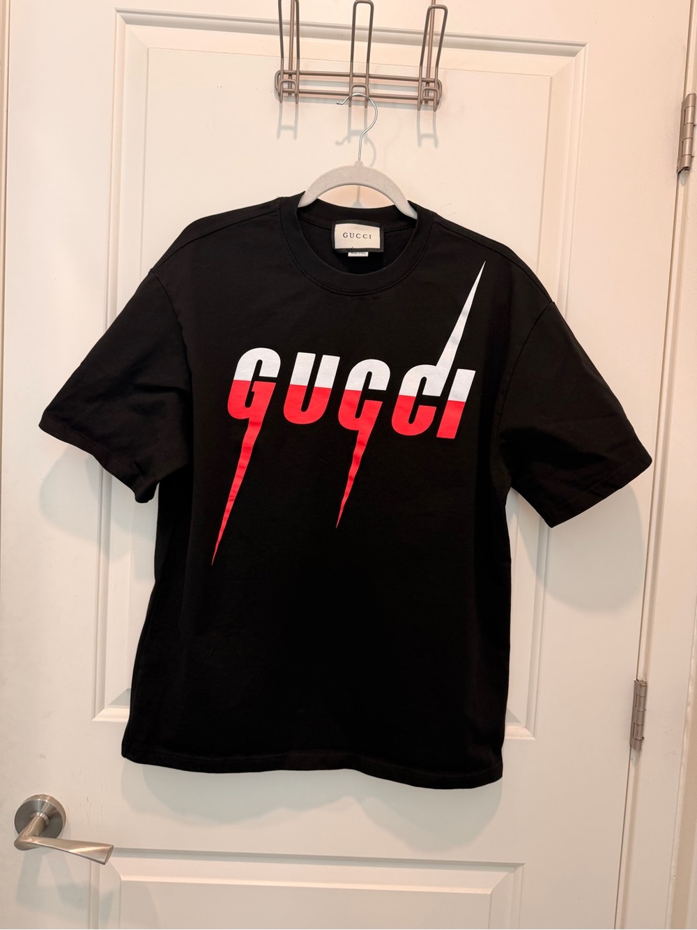 Gucci Blade Logo Cotton T-
Shirt in Black Size L